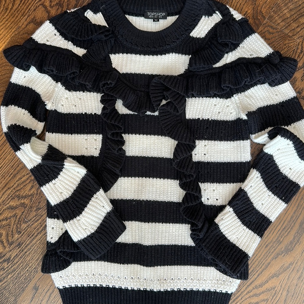 TopShop Sweater Size 2, Small